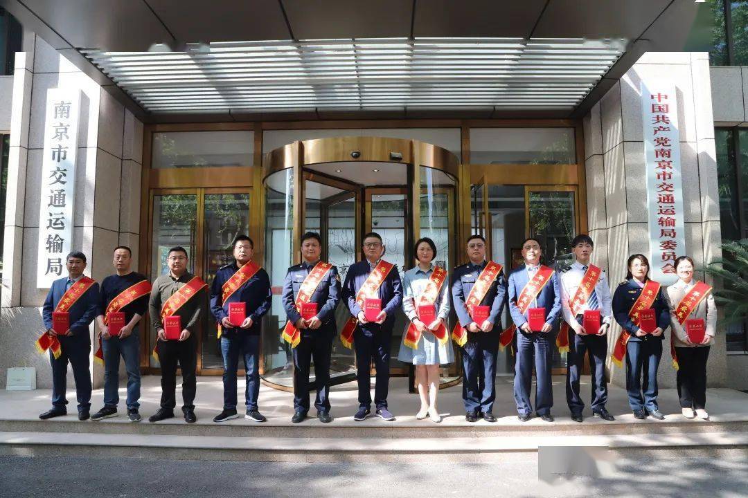 南京市公路事业发展中心工程指挥长夏明,2003年参加工作,先后参与了