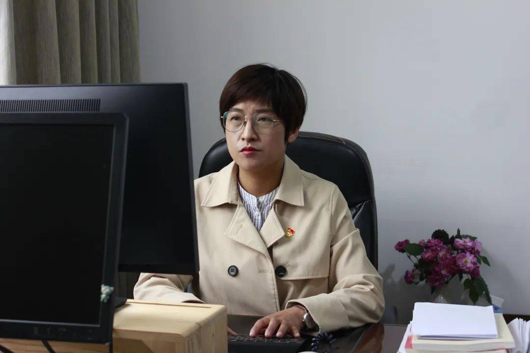 鹤庆县纪检监察干部李菊花今日事今日毕的铁娘子