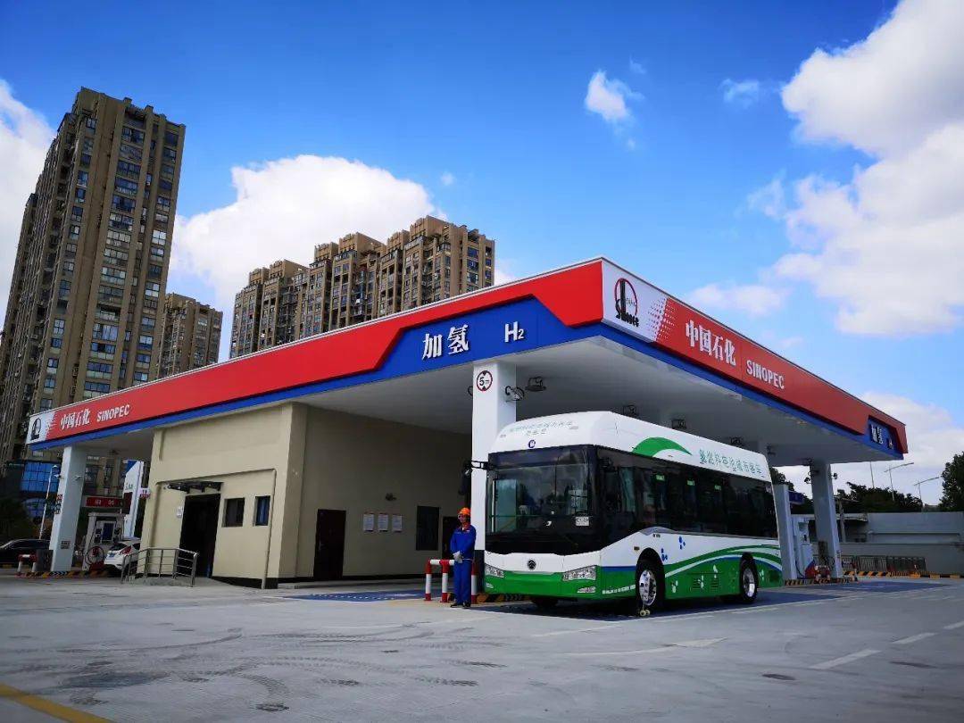 熟悉的中石化加油站正变化出新模样