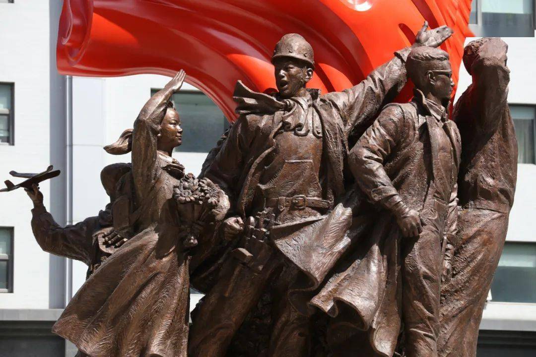 中央美院雕塑团队创作完成中央团校校园主题雕塑理想