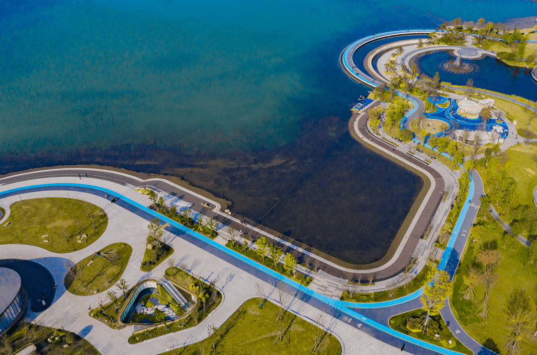 龙马湖公园位于成都东部新区简州新城,是龙马湖caz核