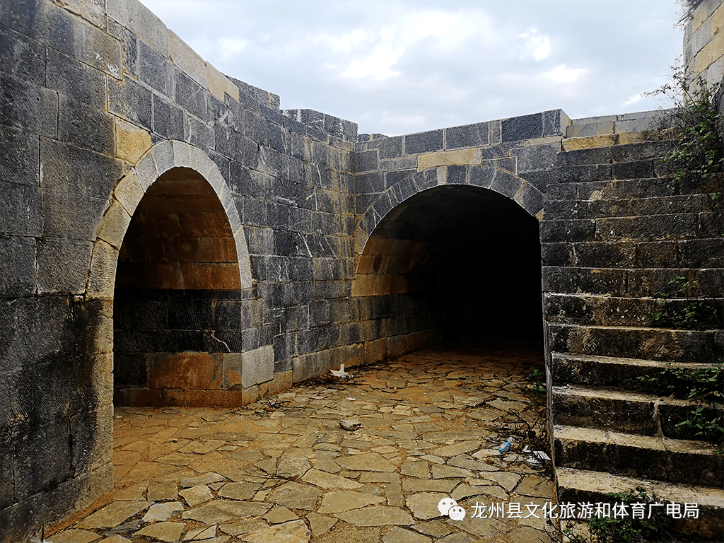 南疆长城龙州小连城