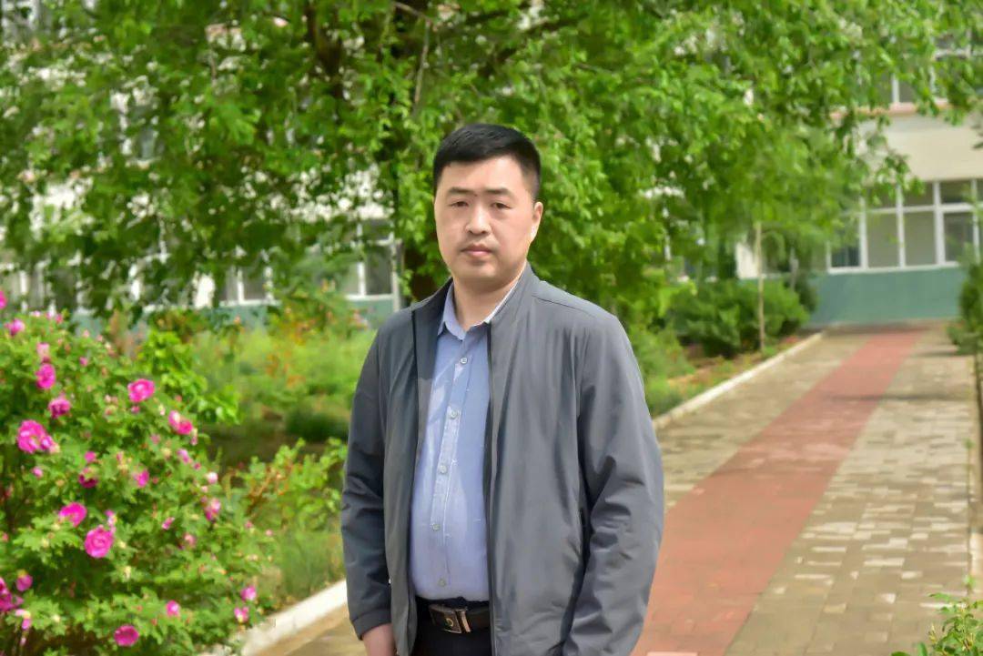 杨金辉我要跟小麦谈一场轰轰烈烈的恋爱