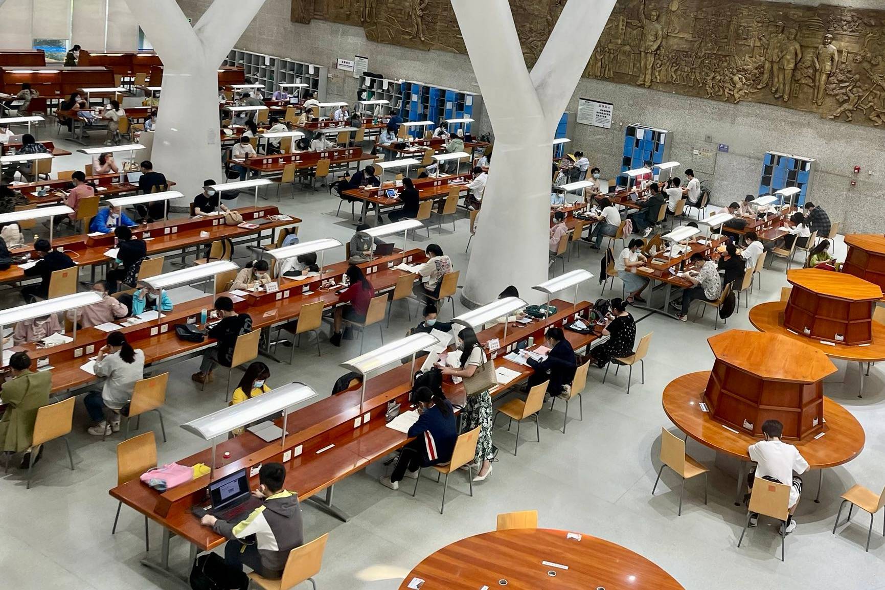 世界读书日与重庆图书馆邂逅一场书香之旅