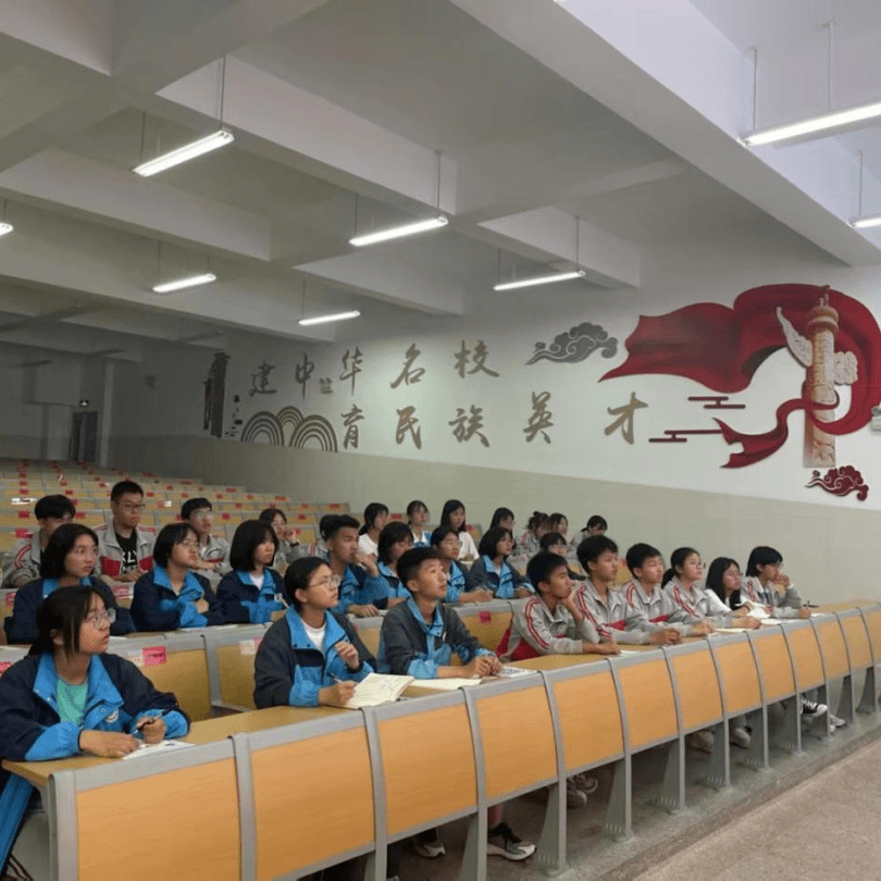 玉溪少先队新平三中少工委组织开展红领巾爱学习培训会