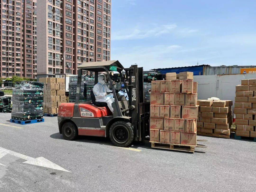 装卸搬运70吨物资,我们是有装备的!_姚晶晶_叉车_小区