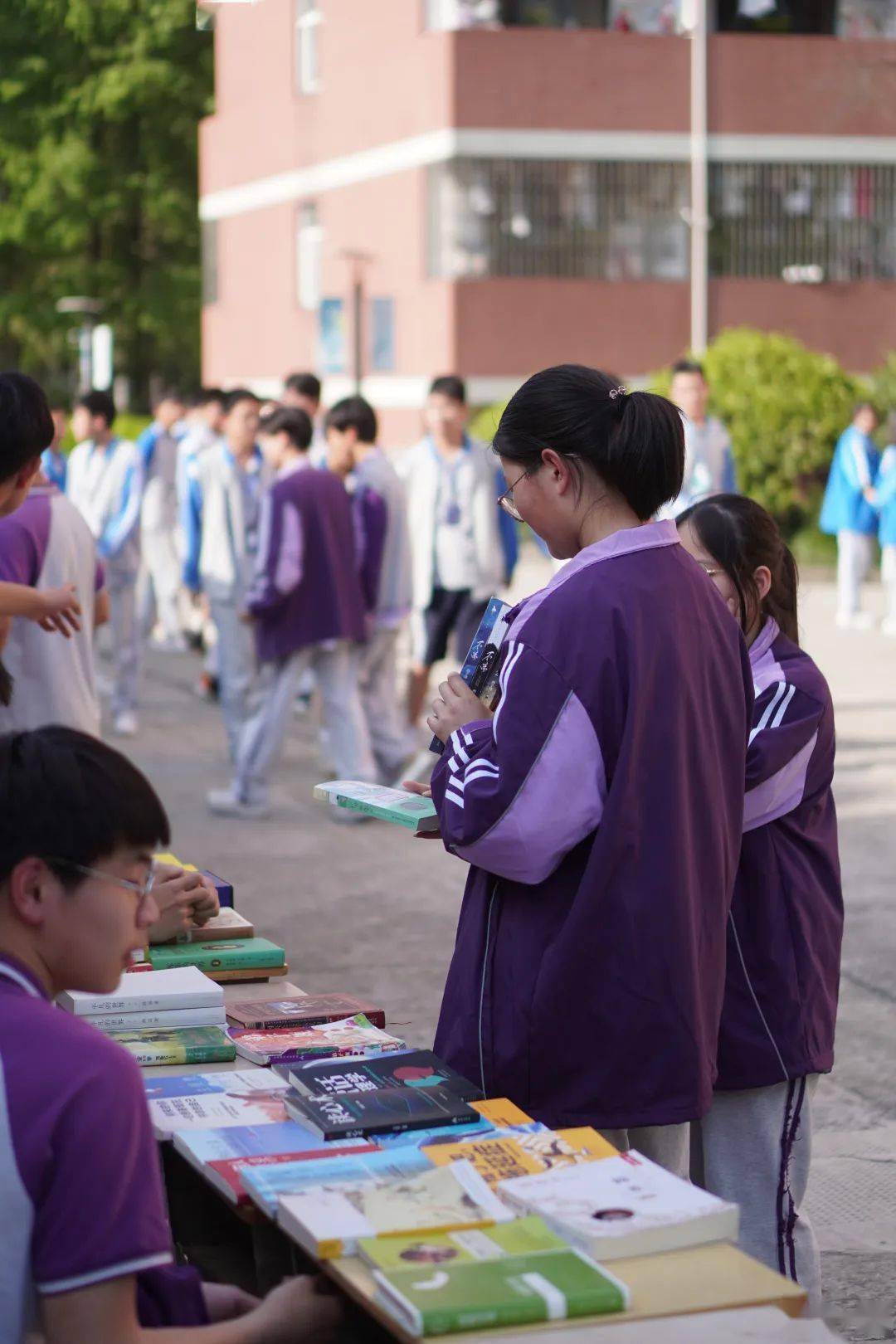 一起淘精彩萧山一职首届阅读节之双创园二手书跳蚤市场活动