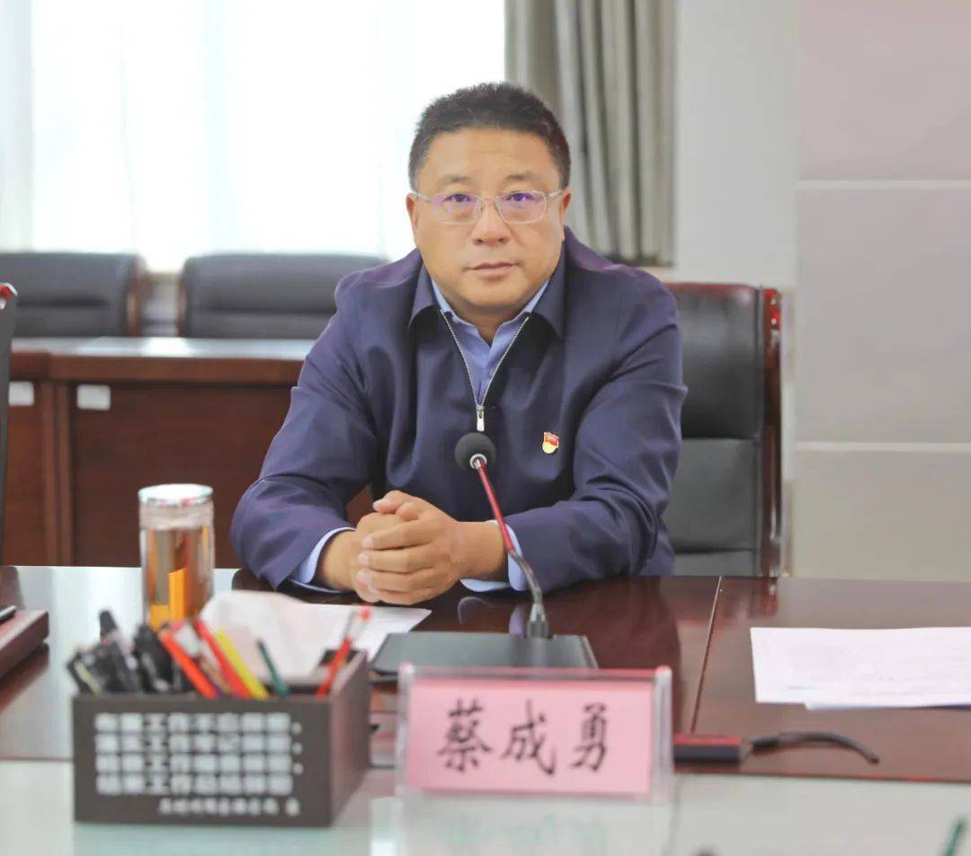 会议指出:信长星书记和吴晓军代省长亲临玉树调研工作,充分体现了省委