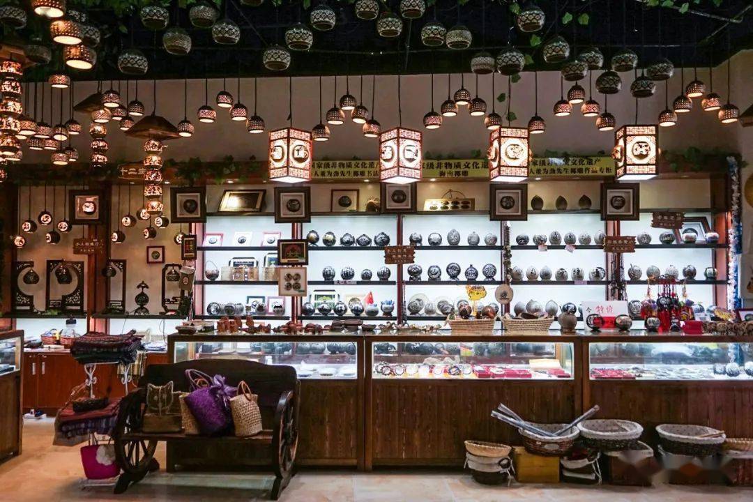 海南行30南洋景区老店铺