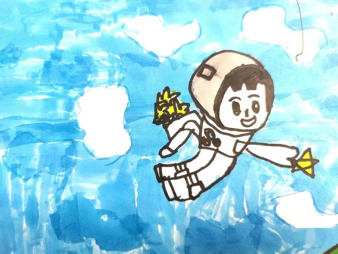 问在太空中水会漂浮在空中,那宇航员怎么喝水呢?