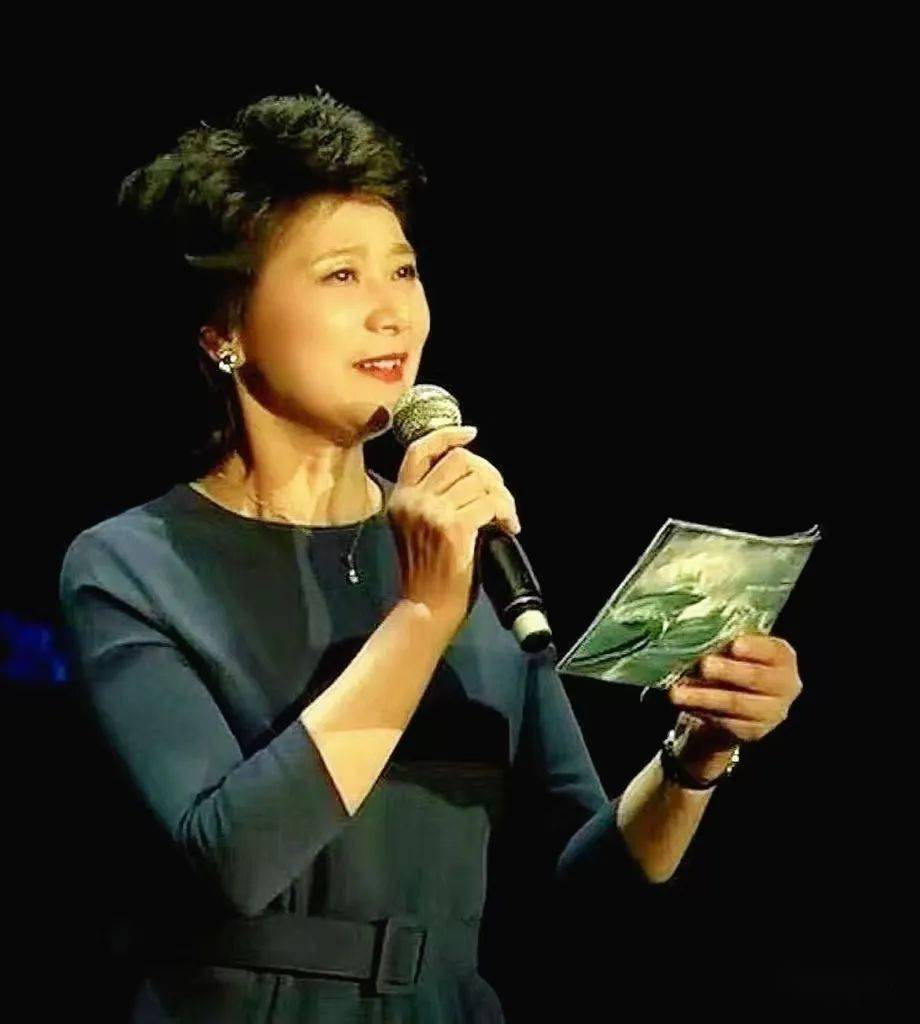 南通台主持人朗诵上海我依然拥抱你
