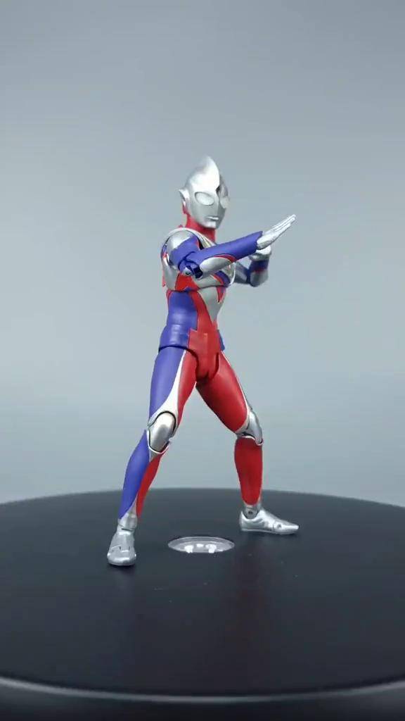 迪迦奥特曼 #手办 #万代 #玩具_盗版_迪迦奥特曼