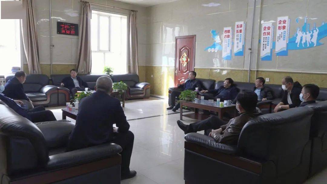 崔义强调,要时刻紧绷疫情防控这根弦,严格落实地方政