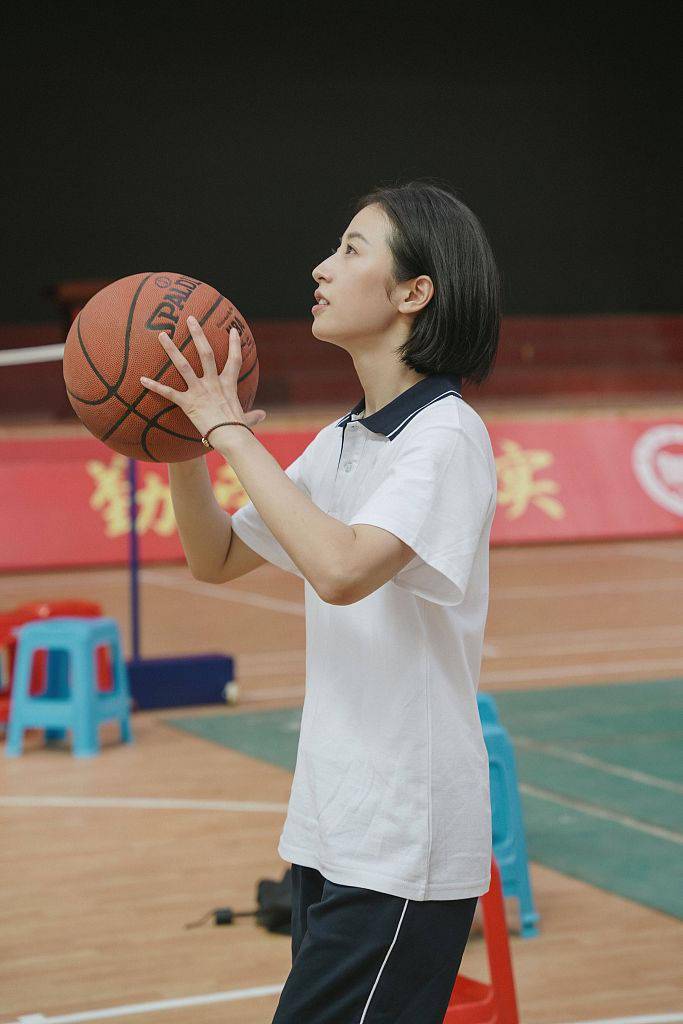 周雨彤新片我是真的讨厌异地恋上映清纯校服装花絮曝光