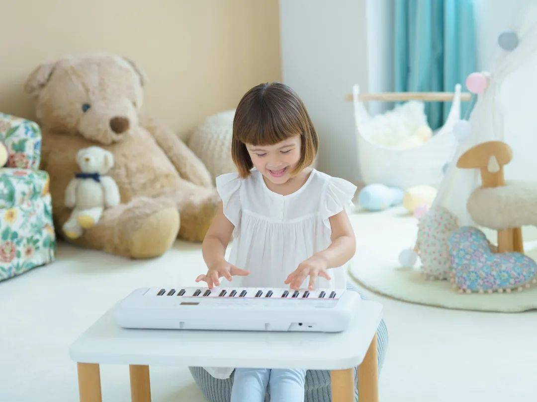 小孩,大人弹得停不下来_孩子_音准_音乐