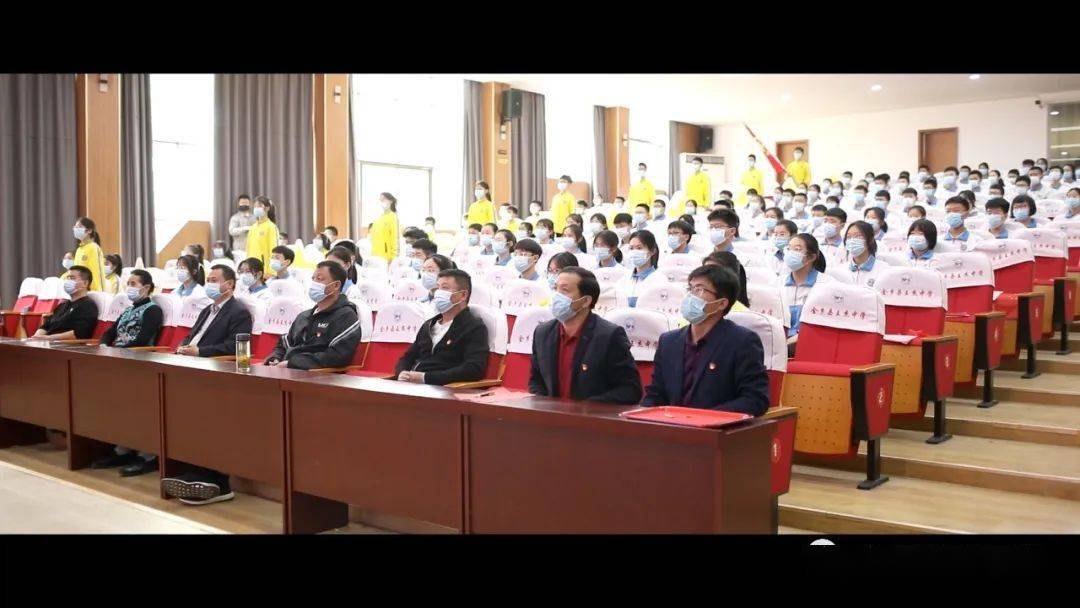 砥砺奋进守初心青春献礼二十大金乡县王杰中学举行规范化入团仪式暨