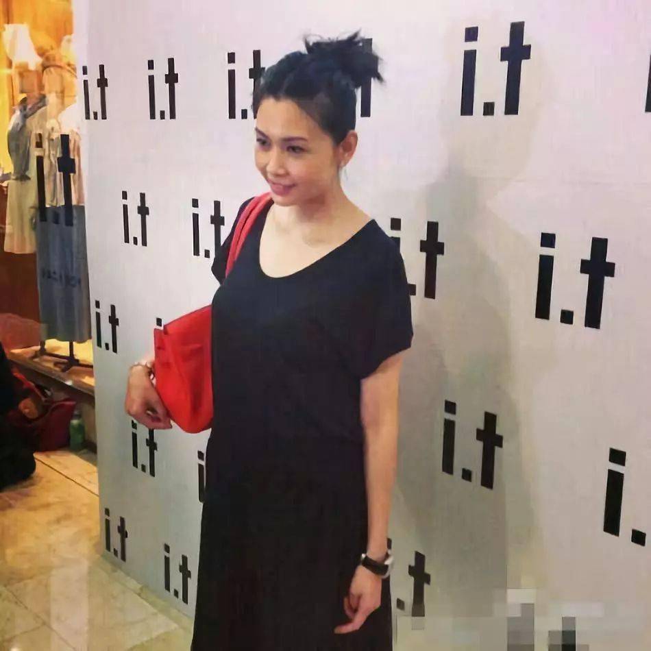 她曾是全香港男人的欲望,如今活成了白月光_邱淑贞_王晶_豆豆