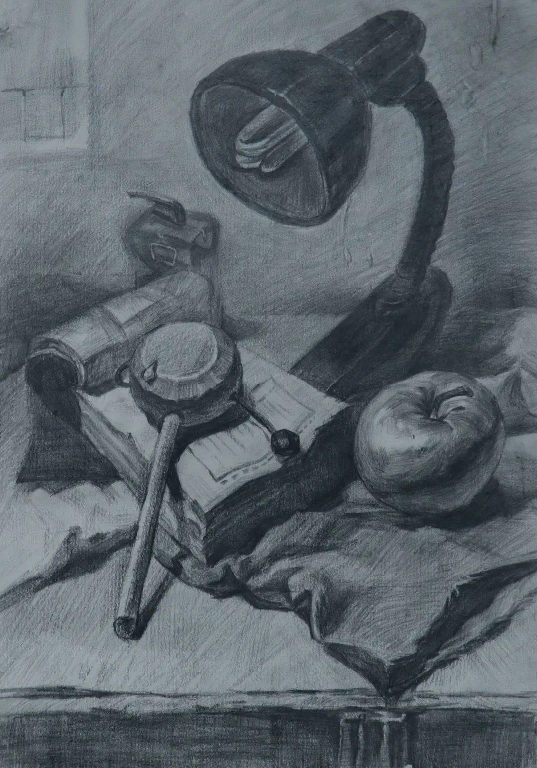 素描静物学生作品展示《鱼》水粉画156x108厘米《鱼的构想之一》水彩