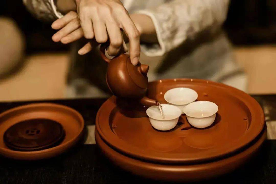 自古以来茶就有"待君子,清心身"的意境.