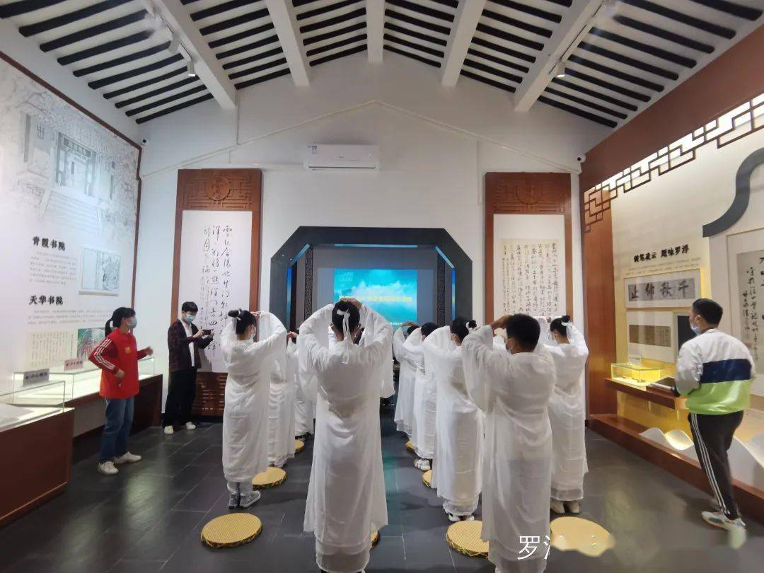 新时代文明实践让传统文化浸润时代人心罗浮山景区举行文化大讲堂系列