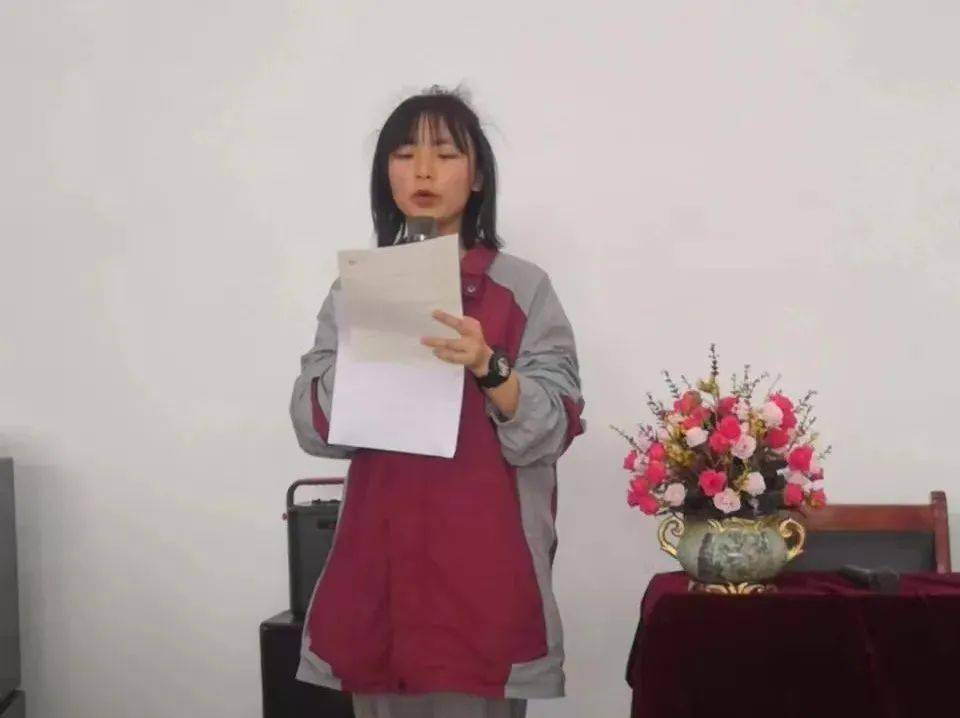 纳雍宏星高级中学开展坚定不移跟党走争做强国青少年主题演讲比赛
