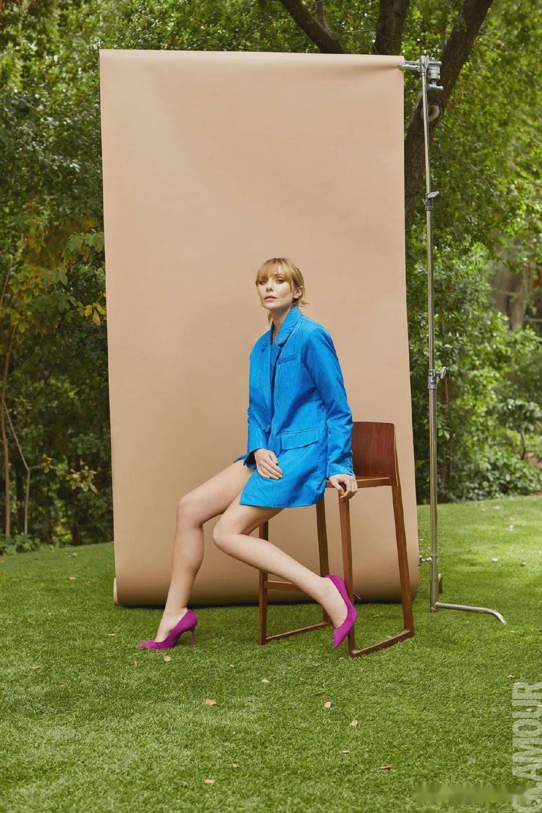 绯红女巫伊丽莎白奥尔森宣传新片开启全球刷封面模式