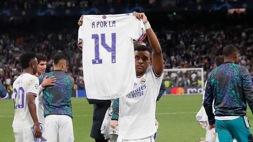 希望还能进很多球,身披皇马球衣,我深知要战斗到最后.