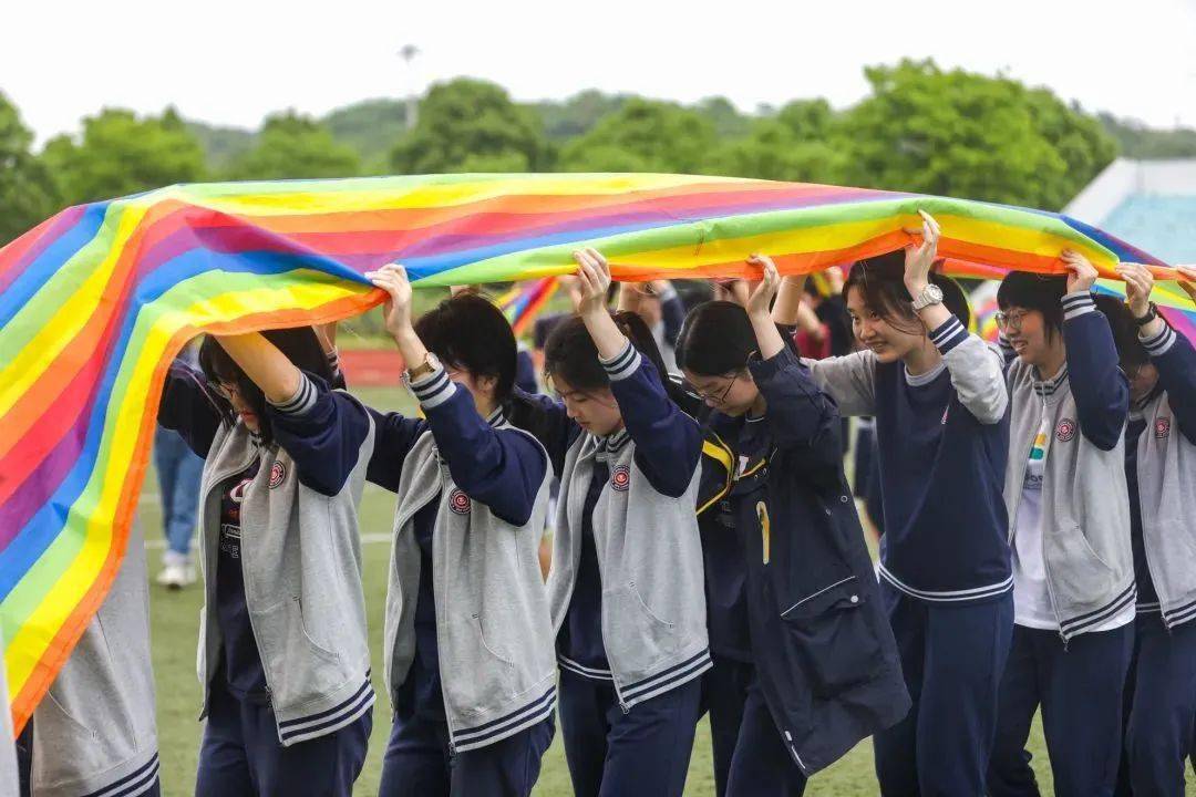 龙港巨人中学校服图片