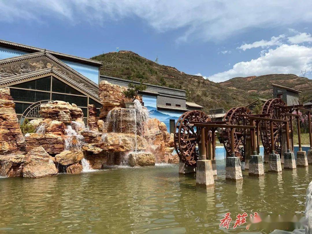 庄浪文化长廊展风采旅游石桥村更美