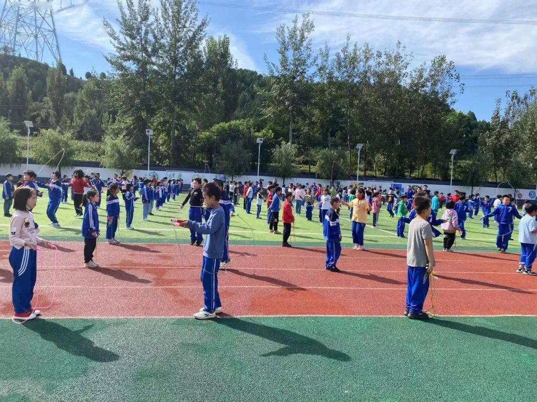 易县光明小学▲易县第一小学认真上课还需在各班级门口进行二次检测