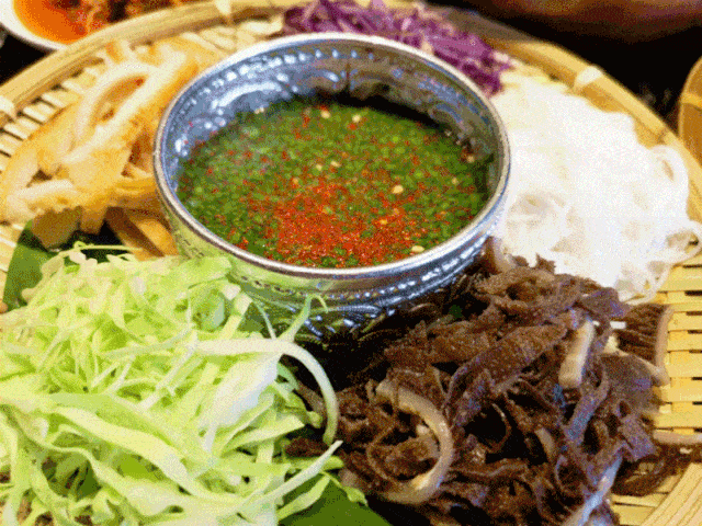 吃在芒市丨舌尖上的傣味之撒撇和涮涮辣_德宏_味道_柠檬