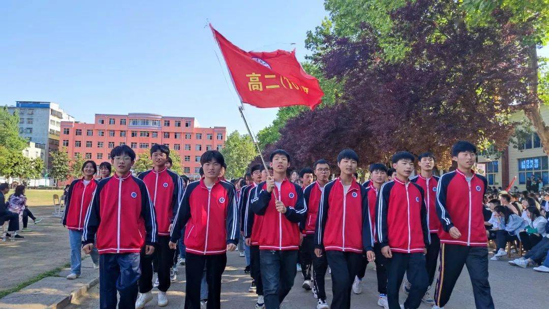邓州市六高中举办阳光大课间曳步舞比赛活动