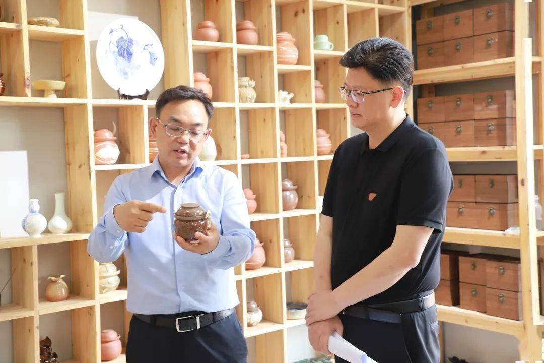 县领导付强专题调研职教中心二次扩建工程