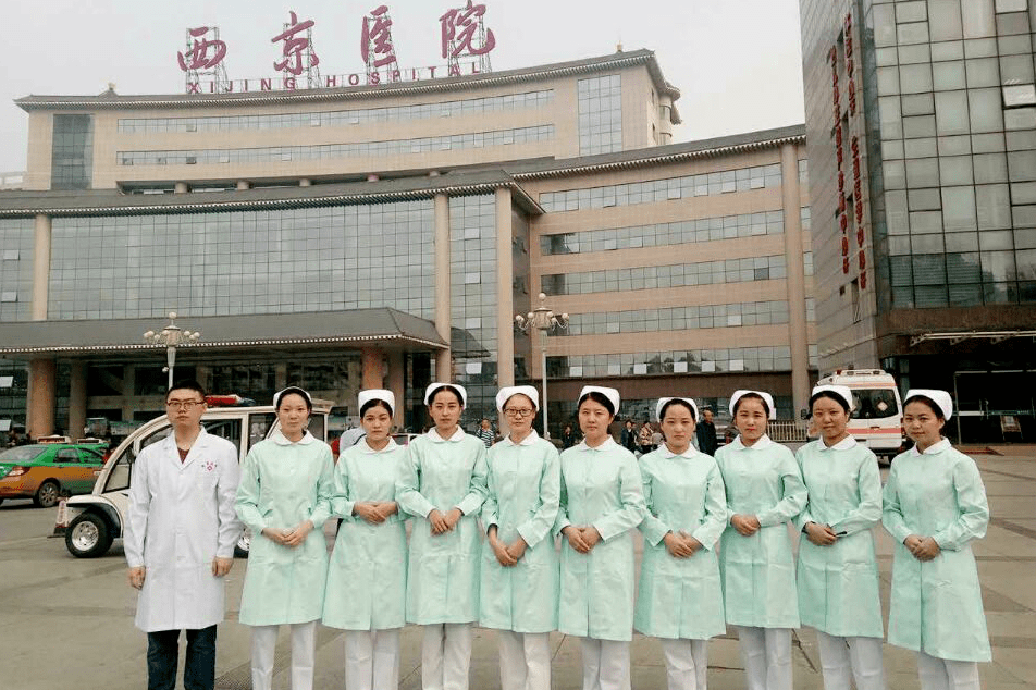 我校学生在西京医院实习合影我校学生在陕西省人民医院实习合影近三年