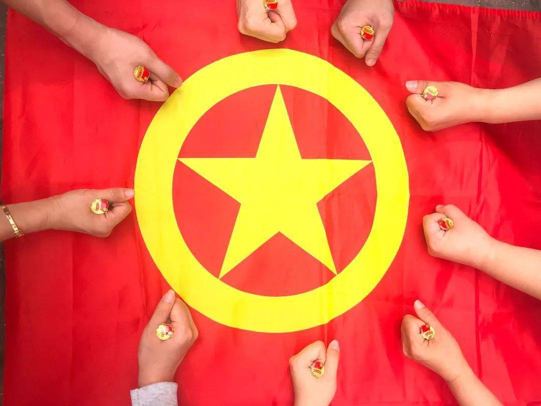 我和团旗团徽同框(十一)_江南区_南宁市_跟党走