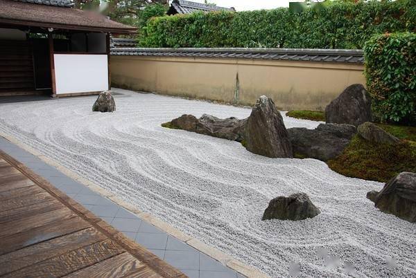 日式庭院枯山水图片