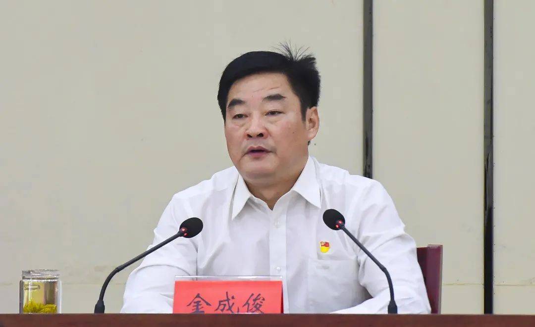 capitalnews)注意到,此人在担任合肥市肥西县县委书记时,曾于2021年6