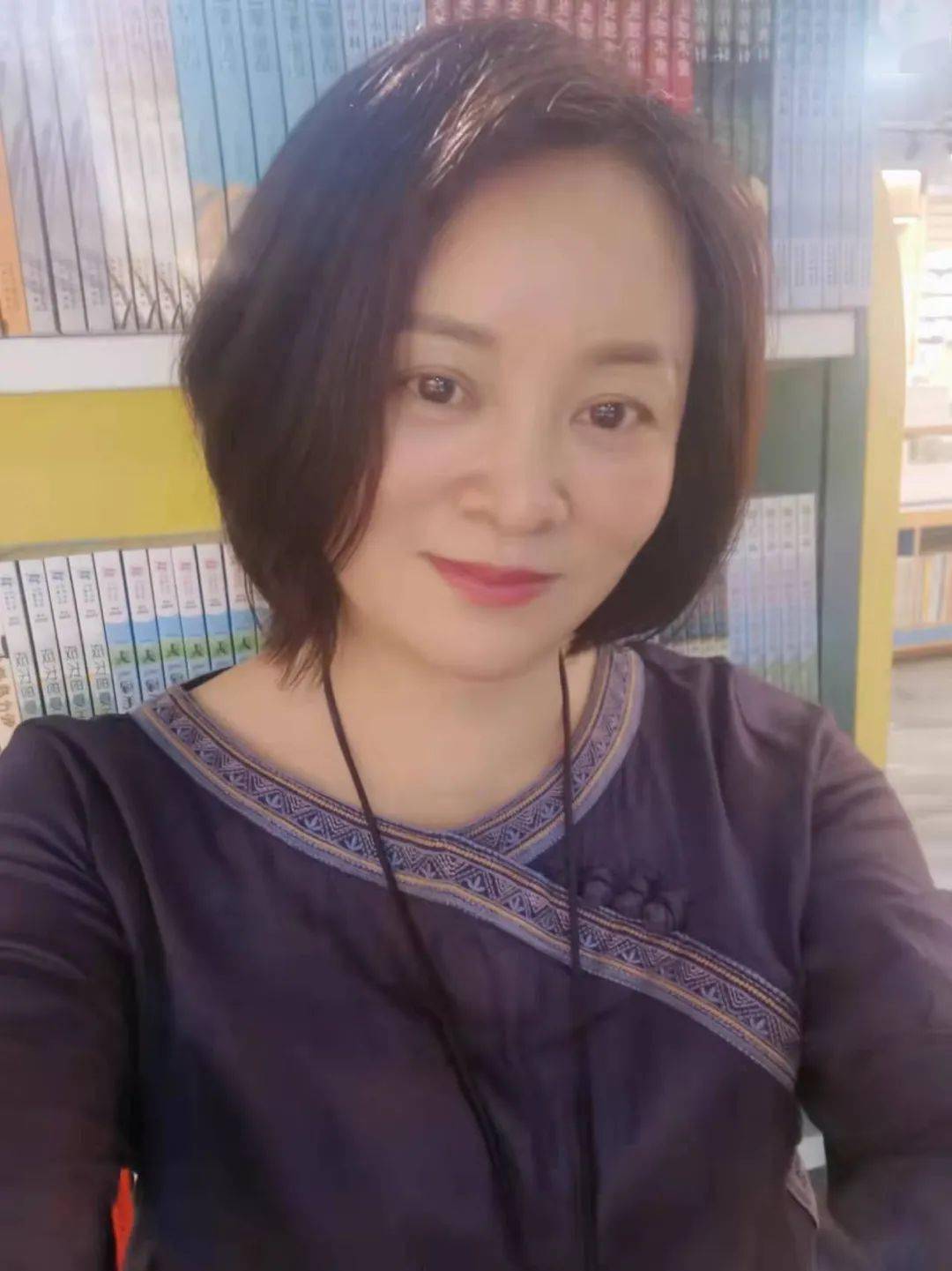 莲语 | 《板凳上的妈妈》 | 朗读：木华清扬