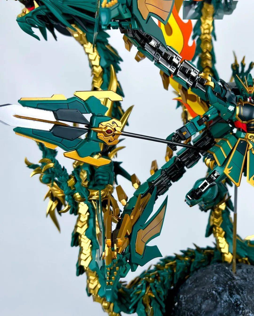 哪吒变龙王这个mg双头龙高达的场景也太顶了