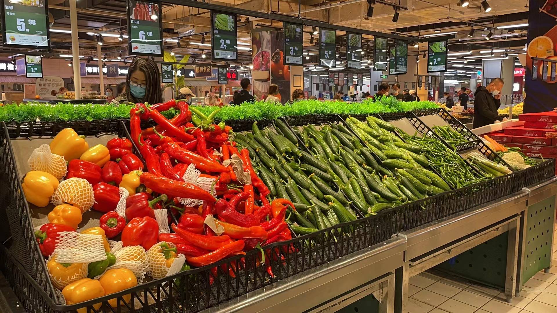 北京线下,线上蔬果供应充足!记者多路探访发现_门店_蔬菜_物美超市