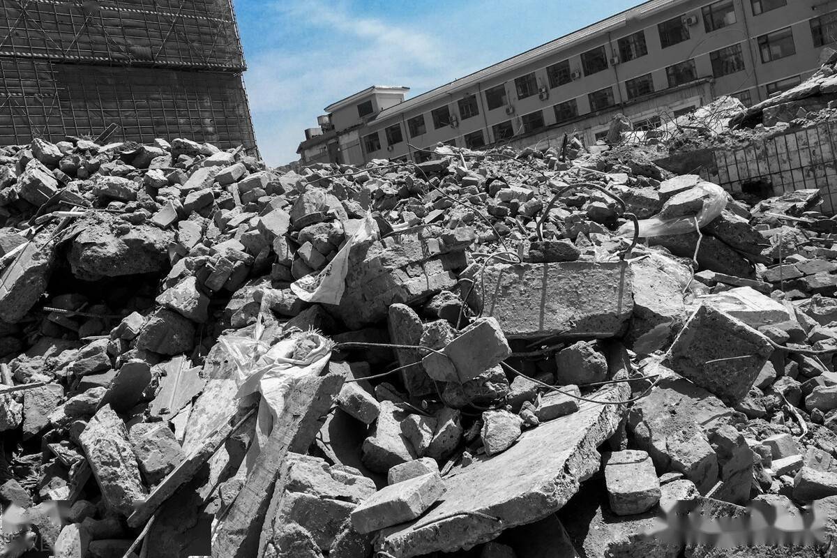 14年前,我正在西安周边念高中,英语老师大喊"地震了"_同学_灾难_宿舍