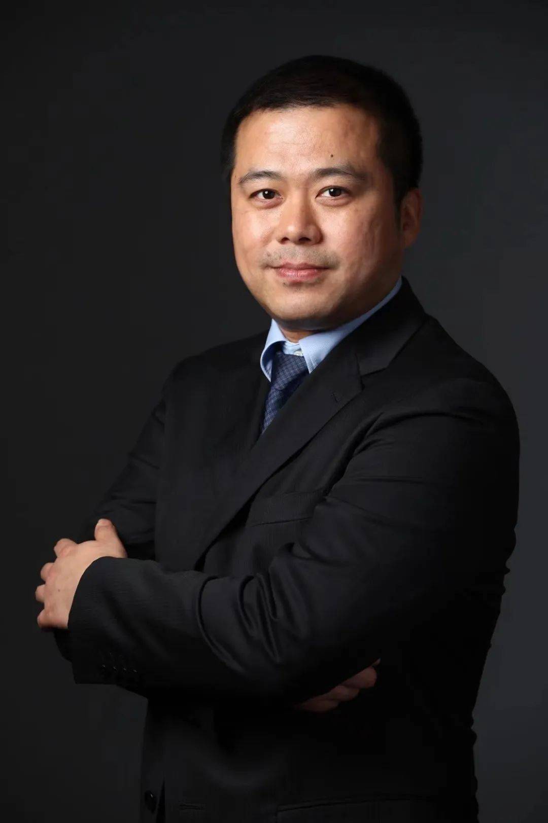 护士等人员,依托王庆医生团队多年的数字化种植理念及技术应用经验