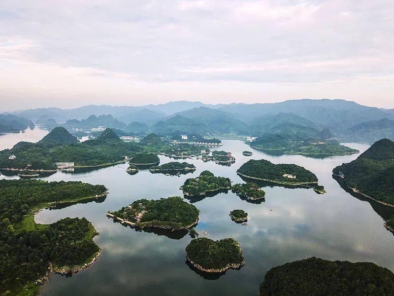 徜徉百花湖