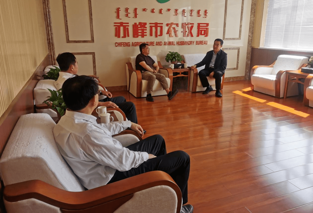5月7日上午,薛德凯前往赤峰市农牧科技产业园参加赤