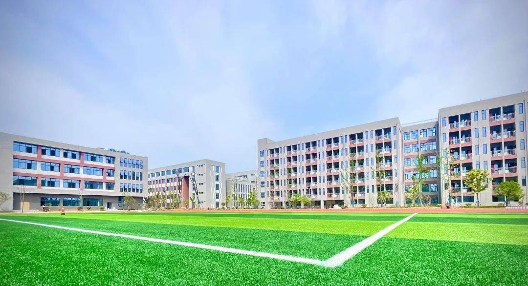 惟勤尚雅薪火相传一起走进铜陵中学新校区