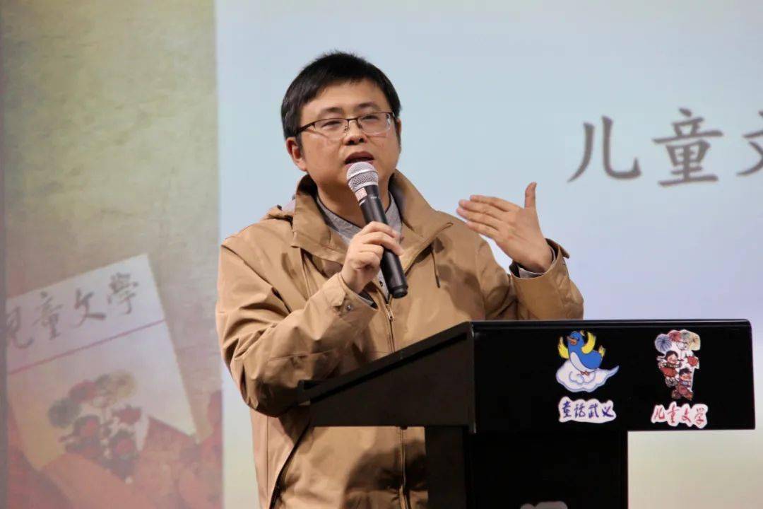 crow的编辑请来一众响当当的儿童文学作家杰拉尔丁·麦考琳geraldine