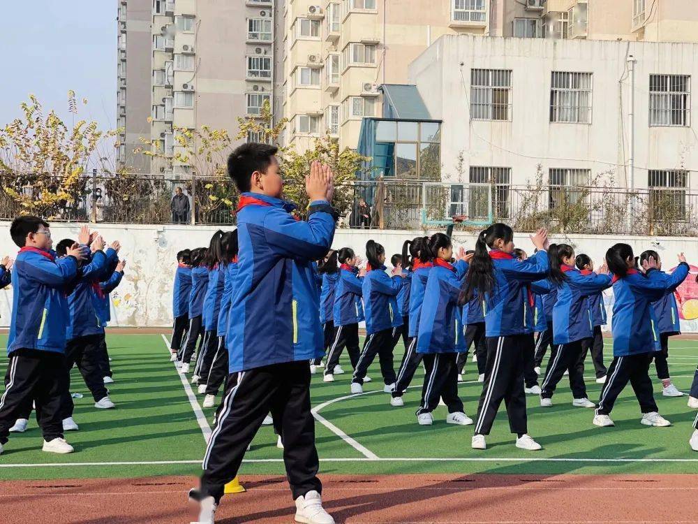 【未央教育】珍惜粮食,厉行光盘——未央区东前进小学第十五周升旗
