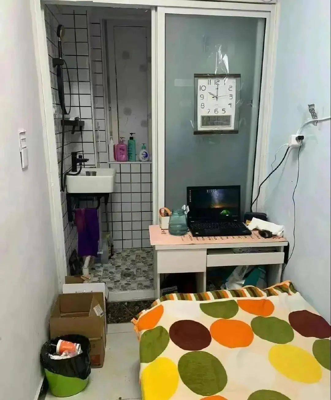 上海情侣住5平米出租屋照片流出戳穿了多少人不敢说出口的真相