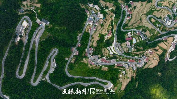 遵义桐梓七十二道拐：弯道最密集的盘山公路