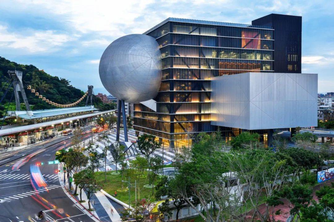 北京大裤衩的设计师——库哈斯,又在台北建了一盘"皮蛋豆腐".